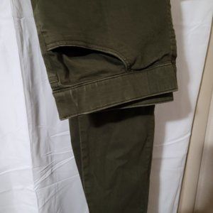 Green pull on jeggings.